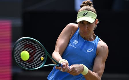Bia Haddad enfrenta a ucraniana Elina Svitolina em Bad Homburg (foto: Kirill KUDRYAVTSEV / AFP)