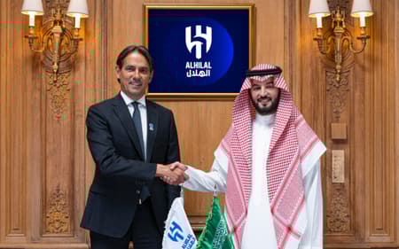 Simone Inzaghi assina com o Al-Hilal