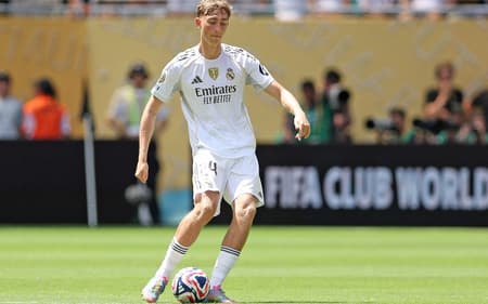Dean Huijsen em ação em sua estreia pelo Real Madrid no Mundial de Clubes