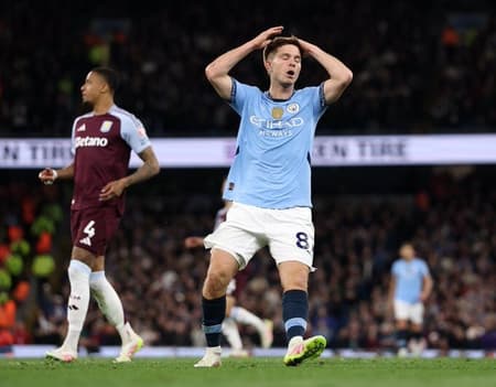 James McAtee, meia do Manchester City
