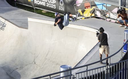 Gui Khury faz a manobra 900 (foto: Julio Detefon/CBSk)