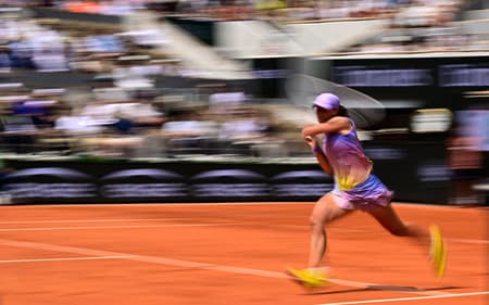 Iga Swiatek vence Elina Svitolina em Roland Garros (foto: JULIEN DE ROSA / AFP)