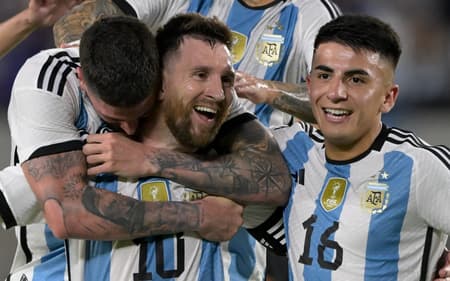 Messi-Almada-Argentina