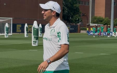 Abel Ferreira durante treinamento do Palmeiras nos Estados Unidos