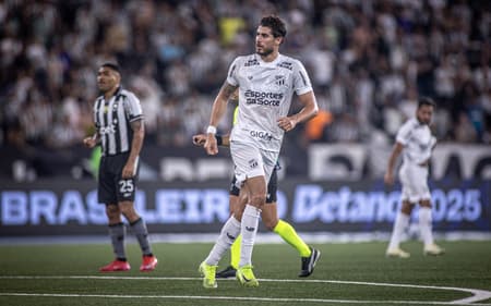 Pedro Raul na partida entre Botafogo e Ceará, pelo Brasileirão 2025 (Foto: Felipe Santos/Ceará SC)