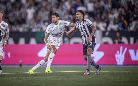 Pedro Raul na partida entre Botafogo e Ceará, pelo Brasileirão 2025 (Foto: Felipe Santos/Ceará SC)