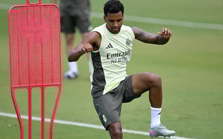 Torcedores do Real Madrid barram Rodrygo do time titular