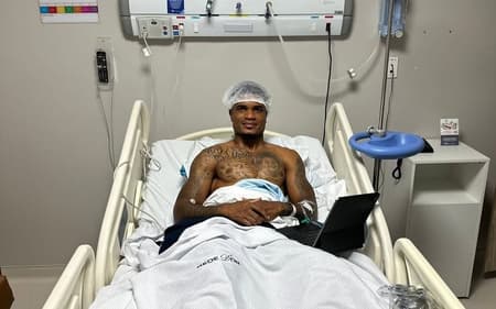 Jamerson publica foto após passar por procedimento cirúrgico (Foto: redes sociais)