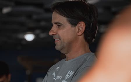 Simone Inzaghi em treino do Al-Hilal durante preparação para o Mundial de Clubes
