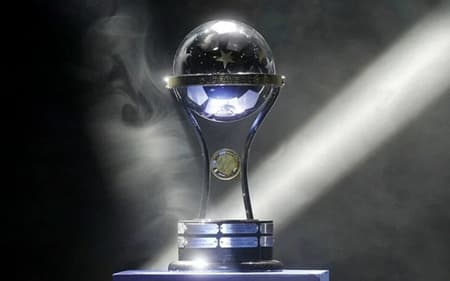 Taca-Copa-Sul-americana-730x474_Easy-Resize.com