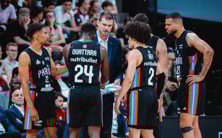 Tiago Splitter, como técnico do Paris (foto: Paris Basketball)