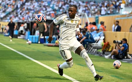 Vini Jr em ação pelo Real Madrid na estreia do Mundial de Clubes