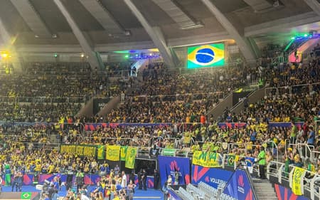 Torcida no Maracnãzinho para Brasil e Itália (Foto: Kauhan Fiaux / Lance!)