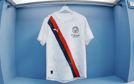 Uniforme Manchester City - Mundial