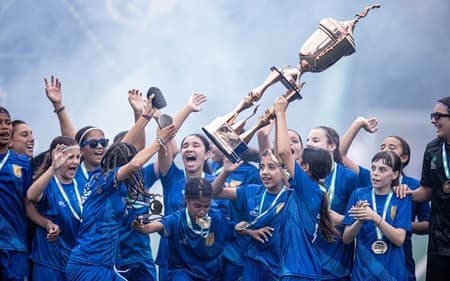 Projeto "Em busca de uma Estrela" busca fortalecer o futebol feminino de base. (Foto: Em busca de uma estrela/Divulgação)