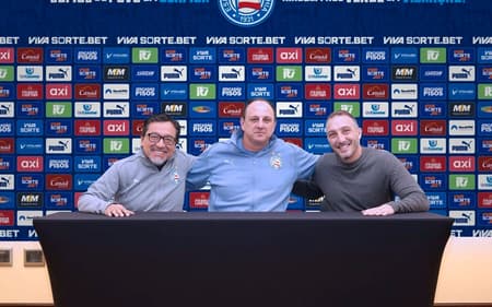 Rogério Ceni ao lado de Raul Aguirre e Cadu Santoro, CEO e diretor de futebol do Bahia, respectivamente (Foto: Divulgação/EC Bahia)