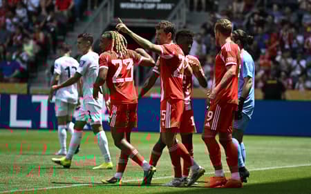 FBL-WC-CLUB-2025-MATCH02-BAYERN-AUCKLAND
