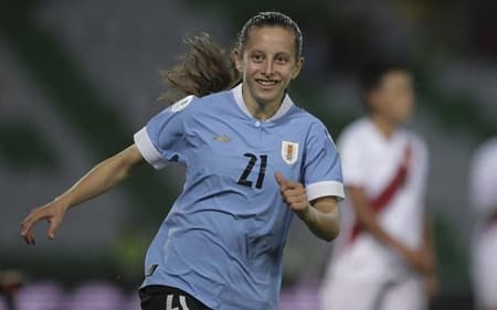 Belén Aquino, do Inter, defende as cores do Uruguai. (Foto: Staff Images Woman)