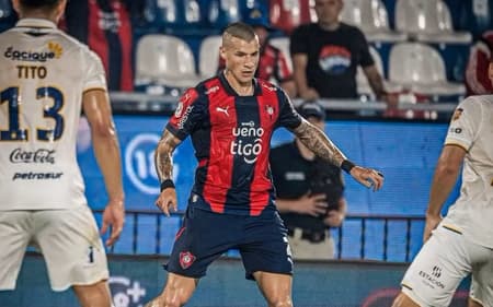 Alan Benítez, lateral-direito do Cerro Porteño-PAR