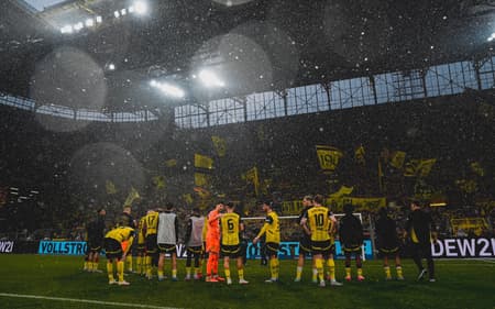 Jogadores do Borussia Dortmund, rival do Fluminense no Mundial, comemoram