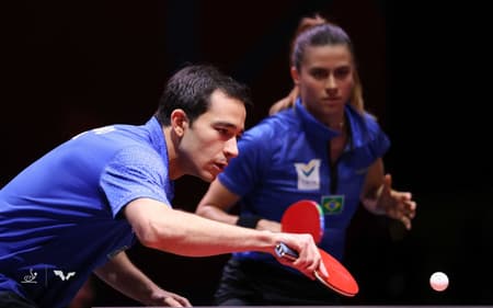 Hugo Calderano e Bruna Takahashi estão fora do torneio de duplas mistas
