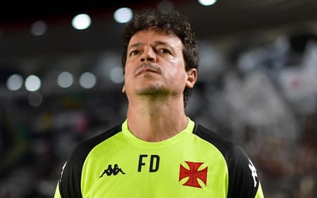 Diniz, técnico do Vasco, durante partida contra o Bragantino em São Januário