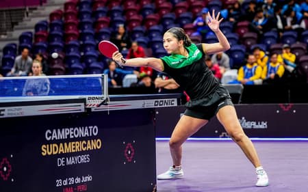Giulia Takahashi chegou à final de duplas mistas do Sul-Americano