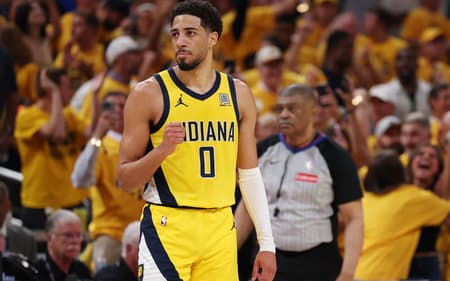 INDIANAPOLIS, INDIANA - JUNE 11: Tyrese Haliburton #0 of the Indiana Pacers reacts during the last minute of the fourth quarter against the Oklahoma City Thunder in Game Three of the 2025 NBA Finals at Gainbridge Fieldhouse on June 11, 2025 in Indianapolis, Indiana. NOTE TO USER: User expressly acknowledges and agrees that, by downloading and or using this photograph, User is consenting to the terms and conditions of the Getty Images License Agreement. Maddie Meyer/Getty Images/AFP (Photo by Maddie Meyer / GETTY IMAGES NORTH AMERICA / Getty Images via AFP)