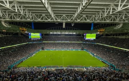 Palco da festa! O Hard Rock Stadium vai receber o espetáculo de abertura e o início do novo Mundial de Clubes. (Foto: Divulgação/Conmebol)