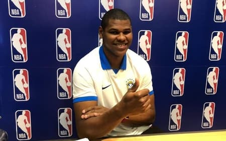 Cristiano Felício esteve no Barra Shopping na última quarta-feira para uma sessão de fotos e autógrafos com fãs