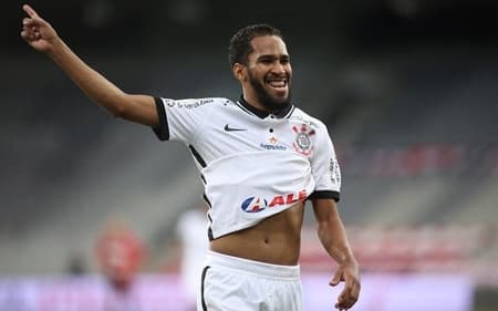 Everaldo - Athletico-PR x Corinthians