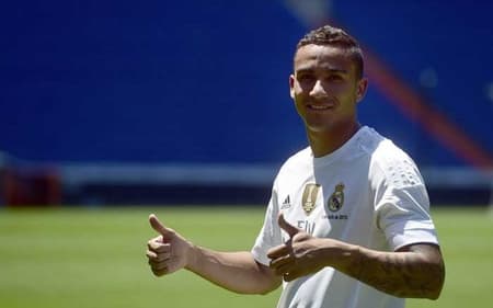 Danilo, do Flamengo: um dos "rodados" do Mundial, com passagem por cinco clubes do torneio no currículo. (Foto: AFP PHOTO)