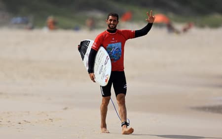 Lucas Chumbo em ação no Itacoatiara Pro (Foto: Tony D'Andrea)
