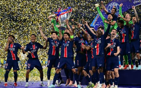 Jogadores do PSG comemoram título da Champions League