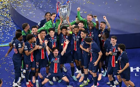 Jogadores do PSG comemoram título da Champions League