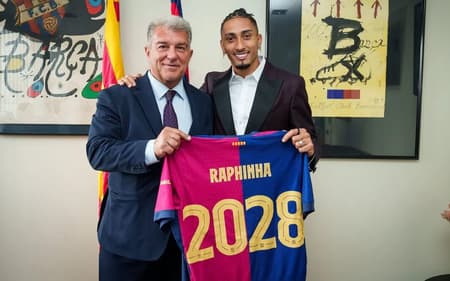 Barcelona anuncia renovação de contrato com Raphinha