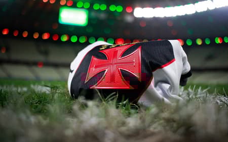 Camisa do Vasco no gramado do Castelão (Foto: Matheus Lima/Vasco)