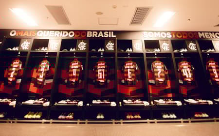 Vestiário do Flamengo no Maracanã (Foto: Adriano Fontes/Flamengo)