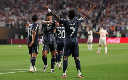 Vini Jr comemora após marcar gol no Mundial