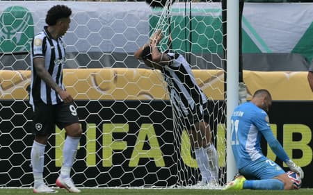 Vitinho, lateral do Botafogo