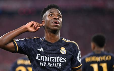 Vinicius Júnior em partida do Real Madrid (Foto: Kirill KUDRYAVTSEV / AFP)
