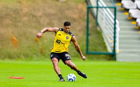 Hulk em treino do Atlético-MG (Foto: Paulo Henrique França / Atlético)