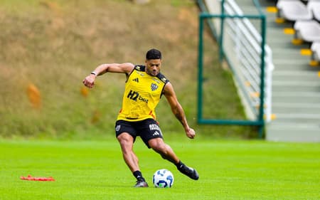 Hulk em treino do Atlético-MG (Foto: Paulo Henrique França / Atlético)
