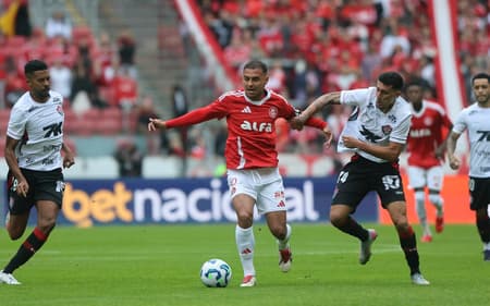 Alan Patrick, meia do Internacional