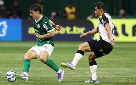 Mauricio, meia do Palmeiras