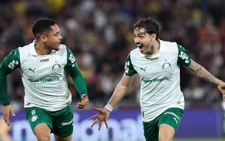 Vitor Roque e Mauricio, jogadores do Palmeiras
