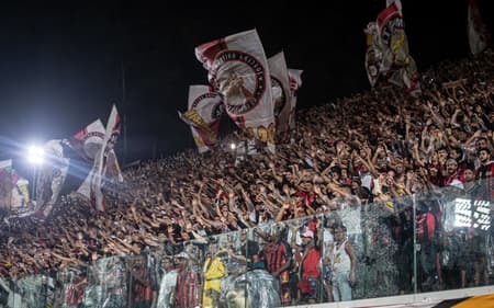Torcida do Vitória faz a festa na partida contra o Sport (Foto: Victor Ferreira / EC Vitória)