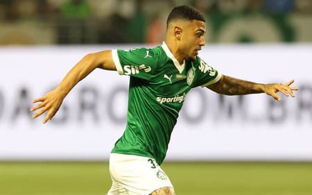Riquelme, atacante do Palmeiras