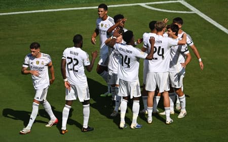 Real Madrid comemora gol diante do Borussia pelo Mundial (Foto: ANGELA WEISS / AFP)