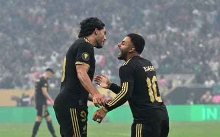 México comemora gol contra os Estados Unidos (Foto: Chandan Khanna / AFP)